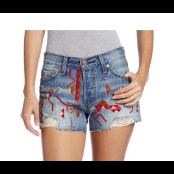 NWT Levi's Tribal Cutoff Jean Shorts Size …